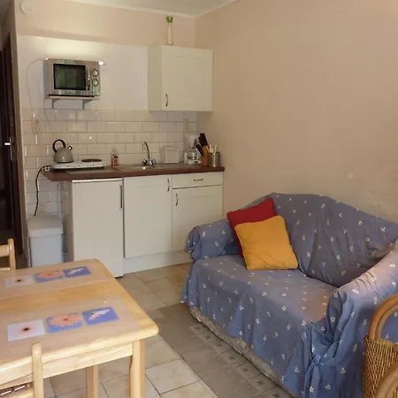 Gorgeous In Bohon With Garden Furniture And Bbq Apartamento
