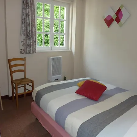 Gorgeous Apartment In Bohon With Garden Furniture And Bbq Apartment *